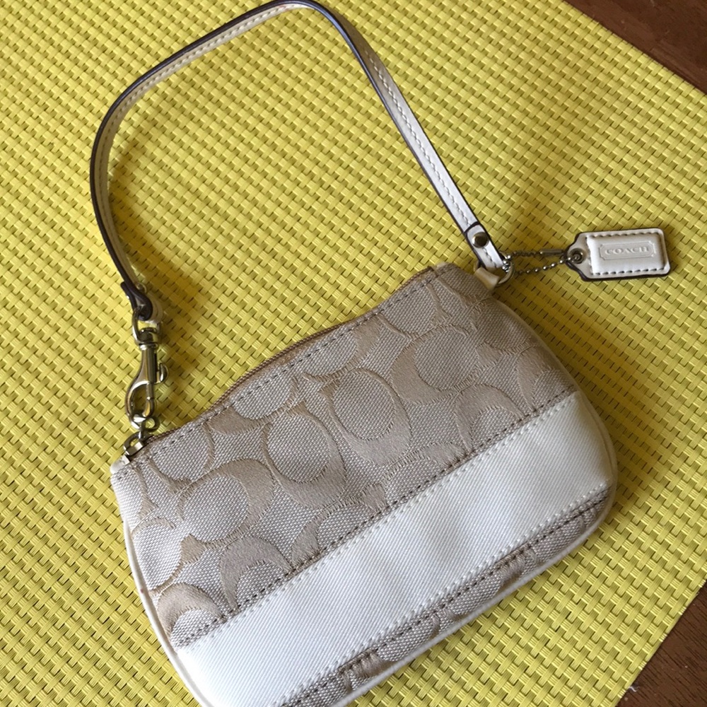 Coach wristlet NWOT